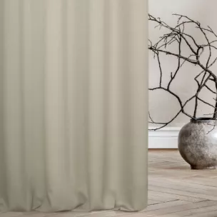 Zasłona szyta na taśmie 5 cm jasnobeżowa z tkaniny w stylu eko o naturalnym splocie