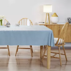 Obrus szyty ADESSA niebieski z miękkiej tkaniny o welurowej strukturze