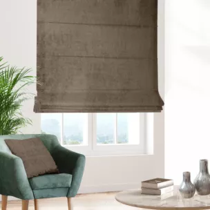 Roleta rzymska brązowa z miękkiej półmatowej tkaniny welwetowej