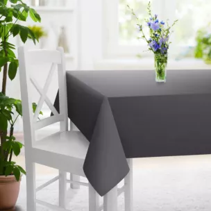 Obrus szyty ciemnografitowy z gładkiej tkaniny zaciemniającej typu dimout wykończona obciążnikiem