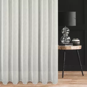 Firana szyta na taśmie 5 cm kremowa o strukturze drobnej siateczki, wykończona obciążnikiem