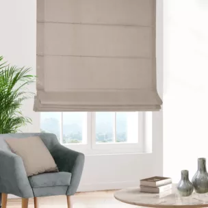 Roleta rzymska szara z tkaniny z dodatkiem połyskującej nici, z widocznym ozdobnym splotem