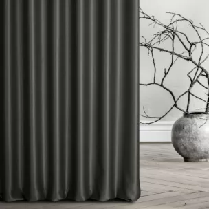 Zasłona szyta na taśmie 5 cm ciemnobrązowa z tkaniny trudnopalnej, zaciemniającej, typu blackout