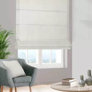 Roleta rzymska naturalna z gładkiej, zaciemniającej tkaniny z wyraźnym splotem