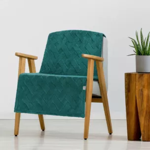 Narzuta na fotel-koc flano 70x160 cm ciemnozielona zdobiona wytłaczanym wzorem CARO Design 91