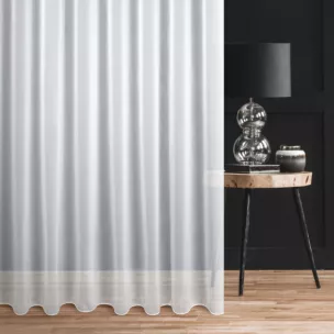 Firana szyta na taśmie 5 cm biała z delikatnej elaganckiej tkaniny, wykończonej obciążnikiem