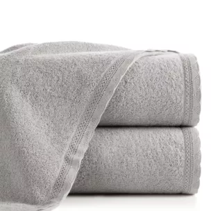 Ręcznik kąpielowy 70x140 cm bawełniany kolor srebrny zdobiony kordonkową koronką 500 g/m2 SOFIA