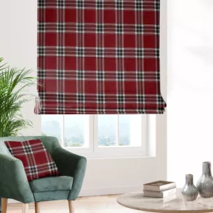 Roleta rzymska bordowo naturalna z grubej, szenilowej tkaniny w elegancką kratę