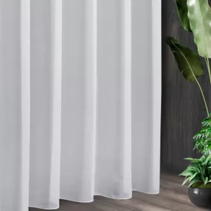 Tkanina firanowa gładka siateczka z delikatnym połyskiem, odporna na zaciągnięcia, wykończona obciążnikiem z kolekcji Pierre Cardin