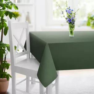 Obrus szyty ciemnooliwkowy z miękkiej półmatowej tkaniny welwetowej