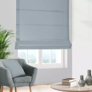 Roleta rzymska jasnoniebieska z gładkiej tkaniny zaciemniającej typu dimout