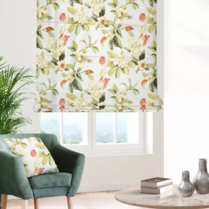 Roleta rzymska biało oliwkowa z miękkiej tkaniny welwetowej z kwiatowym nadrukiem