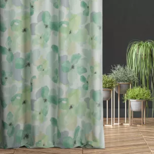 Zasłona szyta na taśmie 5 cm kremowo zielona z miękkiej tkaniny o lekkim splocie, pokryta modnym, botanicznym nadrukiem