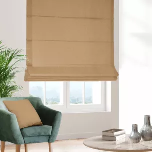 Roleta rzymska złocista z tkaniny o naturalnym splocie w stylu eko