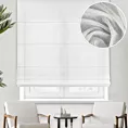 Roleta rzymska biała o luźnym splocie z dodatkiem transparentnej nici, nadającej delikatny połysk tkaninie, wykończona obciążnikiem