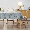 Obrus szyty kremowo niebieski z miękkiej tkaniny o lekkim splocie, pokryta modnym, botanicznym nadrukiem