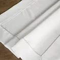 Bieżnik na stół biały 85x85 cm KARIN zdobiony listwą oraz delikatną srebrną wypustką w eleganckim opakowaniu