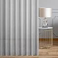 Firana szyta na przelotkach biała z matowej etaminy w pionowe pasy, wykończona obciążnikiem