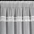 Firana biała z etaminy zdobiona subtelnym pasem frędzli w stylu eko 140x270 cm taśma KIRA 1