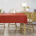 Obrus szyty DORA - HIT czerwony z miękkiej tkaniny o welurowej strukturze
