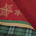 Obrus czerwono, zielony 140x200 cm gobelinowy CHERRY z motywem złotych śnieżynek i ozdobną kantą w kratę