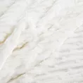 Koc 130x170 cm biały z wytłaczanym wzorem pasów LISA Design 91