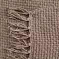 Koc 130x170 cm ciemnobeżowy tkany z frędzlami i wytłaczanym wzorem SUZI