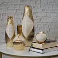 Wazon ceramiczny biało-złoty z geometrycznym wzorem