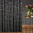 Zasłona szyta na taśmie 5 cm czarno złocista z tkaniny welwetowej zdobionej połyskującym drukiem
