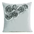 Poszewka na poduszkę 45 x 45 cm z welwetu kolor miętowy zdobiona w róże 3D