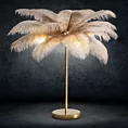 Lampa stojąca do salonu beżowo, szampańska FERI na metalowej podstawie z niezwykle efektownym abażurem z naturalnych strusich piór