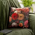 Poszewka na poduszkę 45x45 cm welwetowa kolor ciemnopomarańczowy, ciemnozielony z motywem malarskich kwiatów i estetyczną lamówką VELEVT 110