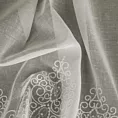 Firana szyta na taśmie 5 cm biała z matowej etaminy ozdobionej ornamentowym haftem