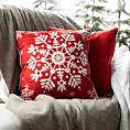 Poszewka na poduszkę 45x45 cm welwetowa, czerwono biała zdobiona uroczym motywem świątecznym