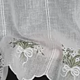 Tkanina firanowa zazdrostka zdobiona haftem drobnych kwiatuszków