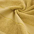 Ręcznik kąpielowy 70x140 cm bawełniany kolor musztardowy z żakardową bordiurą z nowoczesnym złotym wzorem 500 g/m2 LIANA