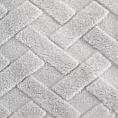 Poszewka na poduszkę 45x45 cm srebrna z miękkiego pluszu zdobiona wypukłym wzorem CARO DESIGN 91