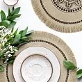 Podkładka na stół naturalna z juty średnica 38 cm ELISA z frędzlami na brzegach w stylu boho