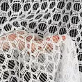 Firana szyta na taśmie 5 cm biała z tkaniny szenilowej o strukturze siatki, z błyszczącą nicią