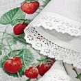Zazdrostka biało, zielona z etaminy zdobiona nadrukiem truskawek i koronką 60x150 cm KSENIA