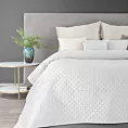 Narzuta welwetowa biała 200x220 cm pikowana w geometryczny wzór metodą hot press DIMON