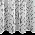 Zasłona biało, srebrna zdobiona subtelnymi liśćmi z lśniącymi dodatkami z etaminy 140x270 cm taśma GLORI