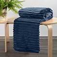 Koc flano 170x210 cm granatowy zdobiony wytłaczanym wzorem z efektem 3D SOFT Design 91