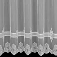 Firana szyta na taśmie fala biała z matowej tkaniny typu ADEN z efektem deszczyku, zdobionej ornamentowym haftem
