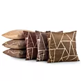 Poszewka na poduszkę 45x45 cm welwetowa ciemnobrązowa z nadrukiem geometrycznym BLINK 29