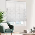 Roleta rzymska biało srebrna z tkaniny typu BATYST z delikatnie połyskującym, geometrycznym nadrukiem na dole tkaniny, wykończona obciążnikiem