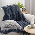 Koc z przyjemnego futerka 130x170 cm granatowy ADORE
