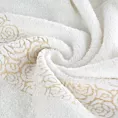 Ręcznik kąpielowy 50x90 cm bawełniany kolor kremowy zdobiony wytłaczanym motywem róż z dodatkiem błyszczącej nici IRIS