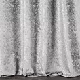 Zasłona szyta na taśmie 5 cm srebrna z grubej tkaniny welwetowej z ornamentowym wzorem z efektem 3 D