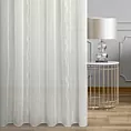 Tkanina firanowa gładka, matowa, półprzezroczysta, w delikatne pionowe pasy, wykończona obciążnikiem